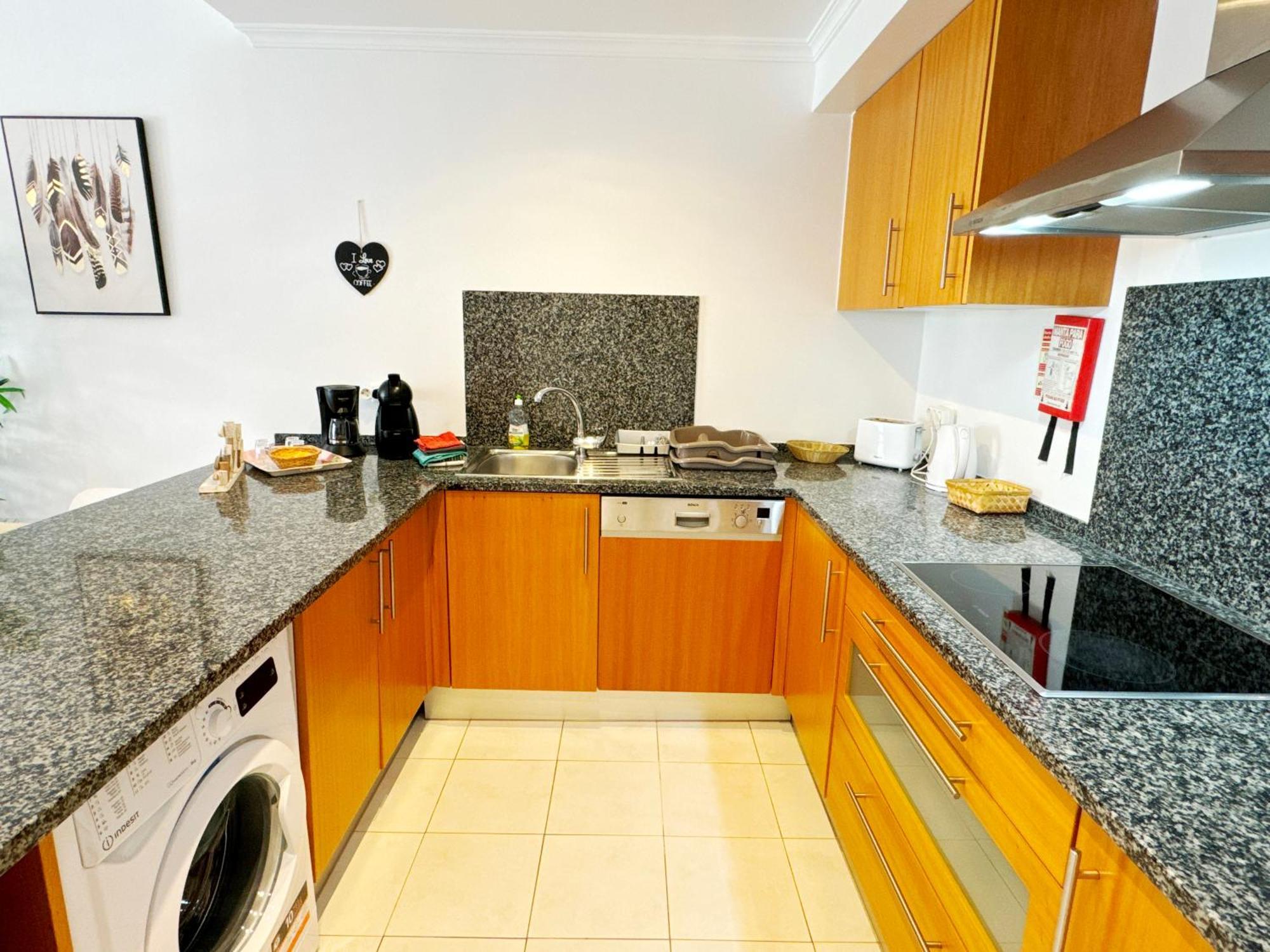 Vista Das Ondas Olhos De Agua Apartment Eksteriør billede