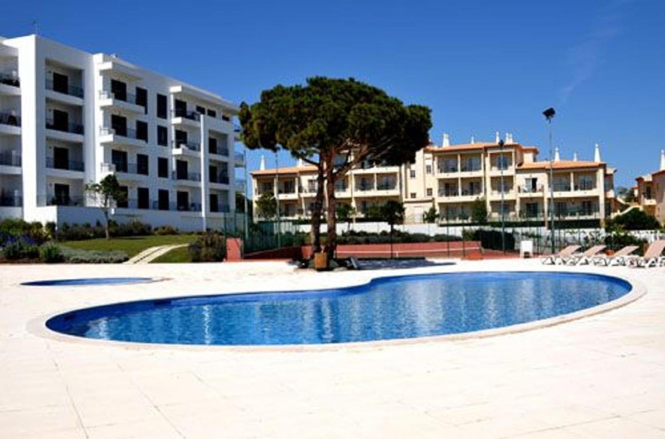 Vista Das Ondas Olhos De Agua Apartment Eksteriør billede